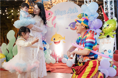 Ảnh Chú hề vặn bóng ở Tây Hồ 0911691080